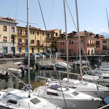 Apartment Sleeps 6