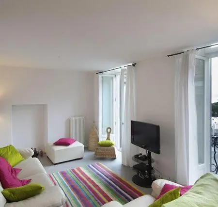 Sleeps 6
